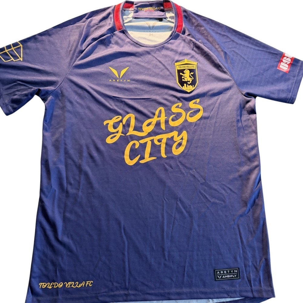 Aretyn sports Toledo Villa FC Mens size Medium soccer jersey Great